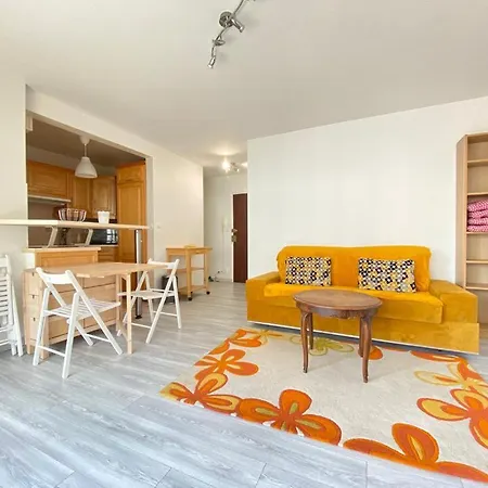 Le Thiolet - T2 Lumineux Avec Balcon En Plein Coeur De Hotel